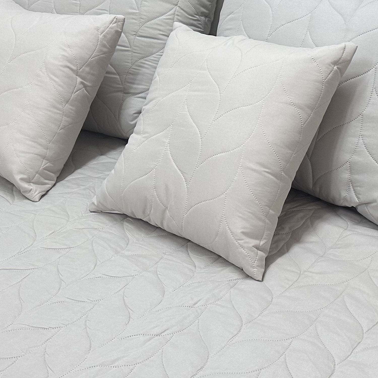 Prekrivač Stella Siva