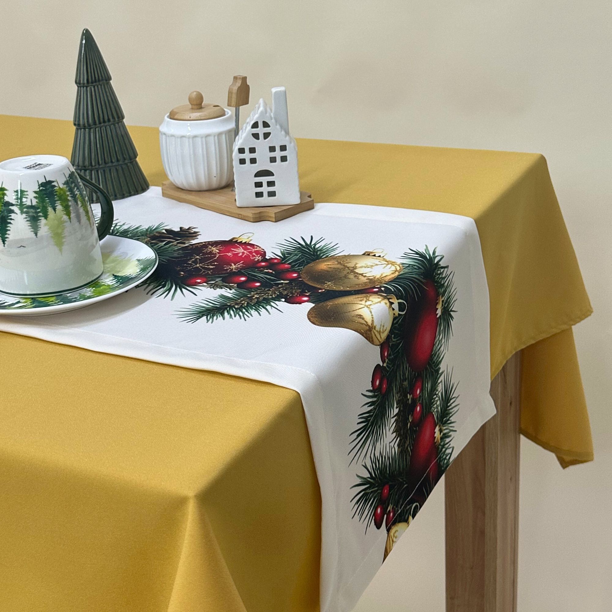 Novogodišnji set Stolnjak + raner 1