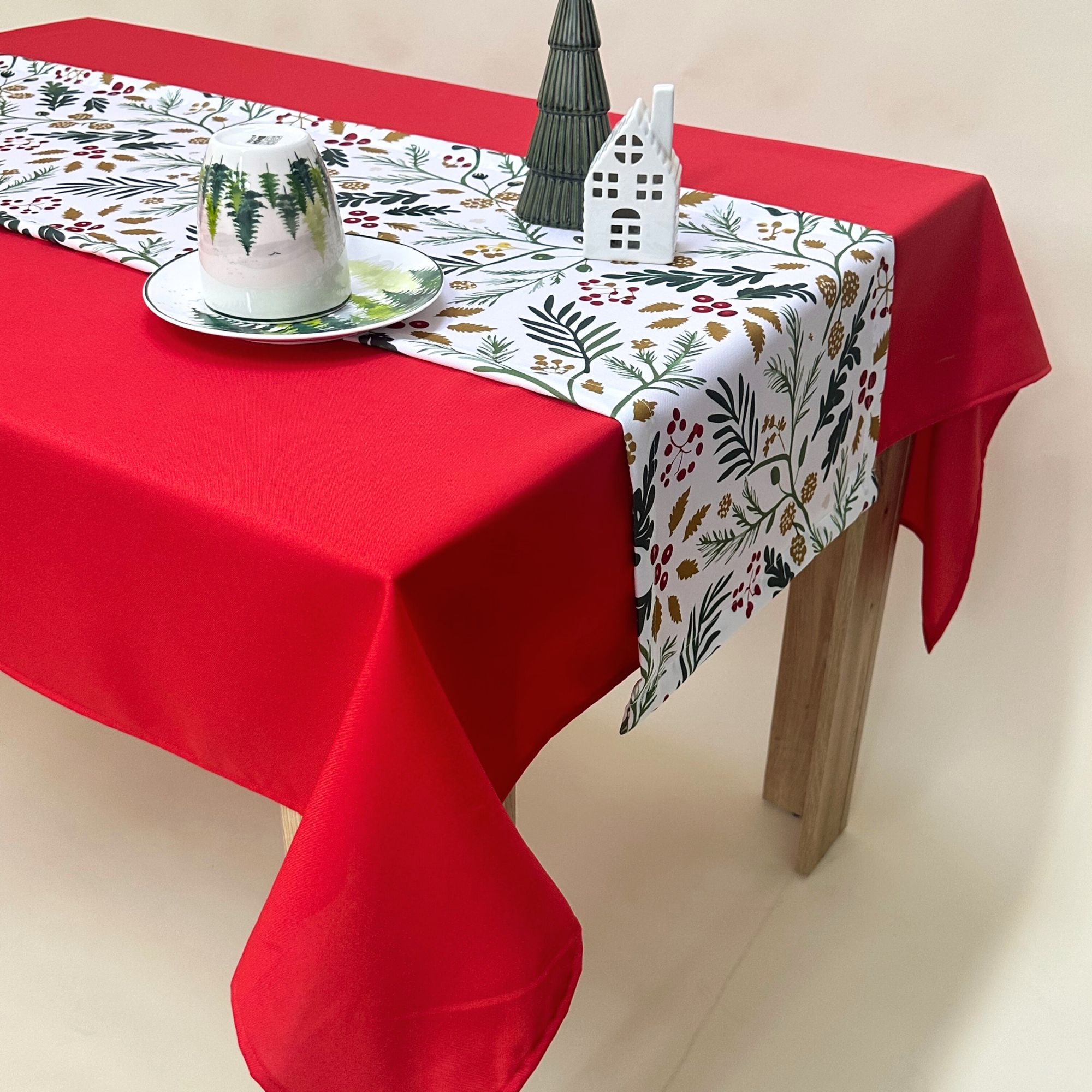 Novogodišnji Set Stolnjak + raner 5