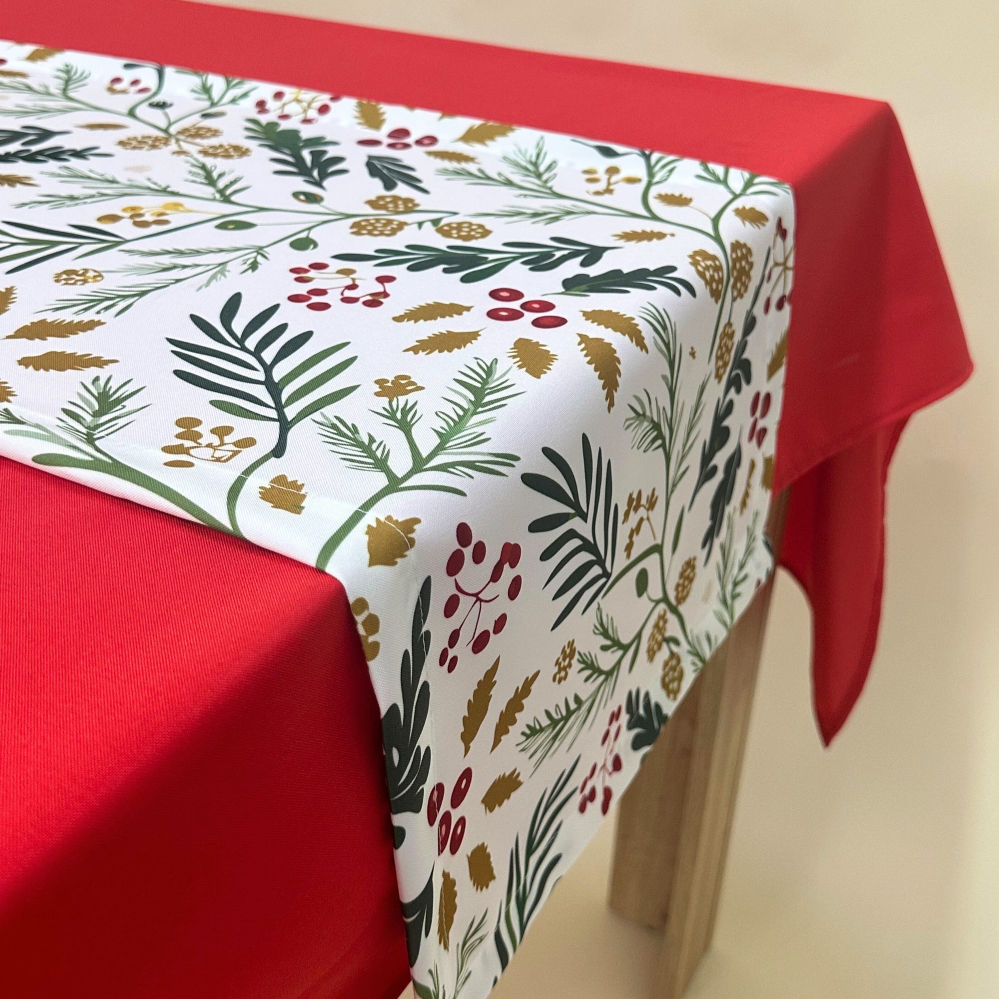 Novogodišnji Set Stolnjak + raner 5