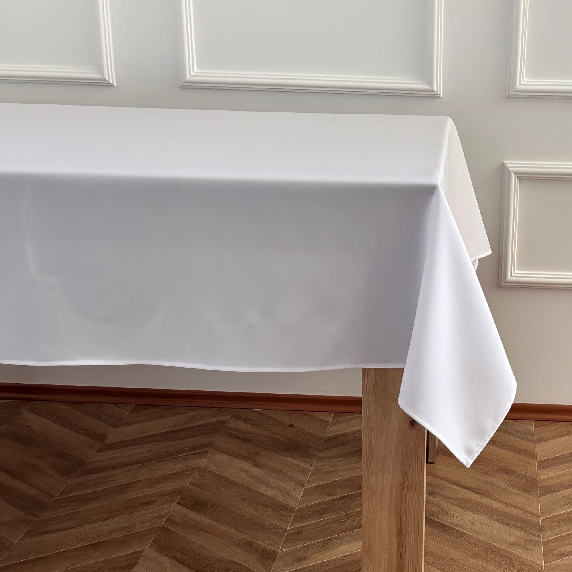 Beli stolnjak trevira